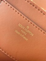 オシャレにお得100%新品 2024早秋新作 ルイヴィトン コピーM25030 クラムシェルバッグ