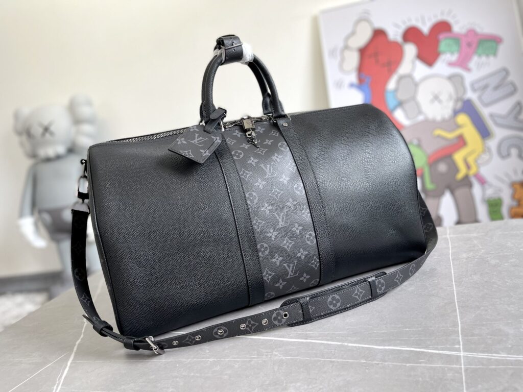 人気セール ルイヴィトン スーパーコピー TaigaレザーKeepall 50 旅行バッグ