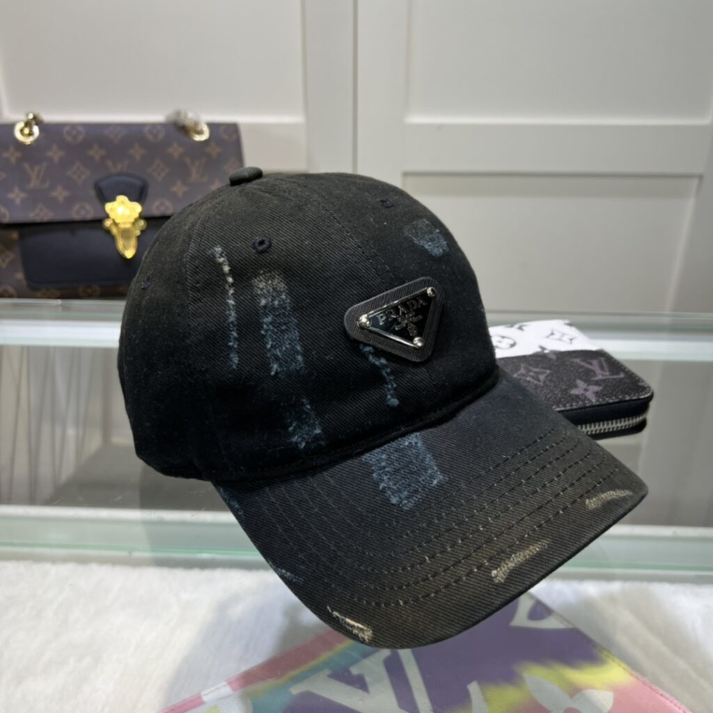 今季セール 限定品 プラダ  コピー 定番 ロゴマーク  ベースボールキャップ