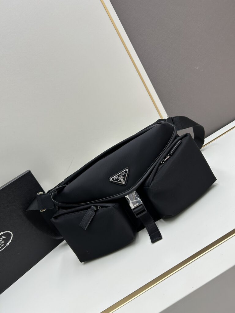 新作調 節可能なショルダーストラップ プラダ スーパーコピー ナイロン牛革ショルダーバッグ