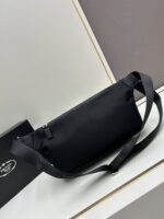 新作調 節可能なショルダーストラップ プラダ スーパーコピー ナイロン牛革ショルダーバッグ