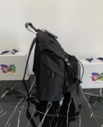 芸能人愛用 高級感ある プラダ コピー 秋冬メンズ新作リュック