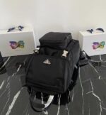 芸能人愛用 高級感ある プラダ コピー 秋冬メンズ新作リュック