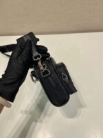 芸能人愛用 高級感ある プラダ コピー 2VH172 Re-Nylon 牛革ショルダーバッグ