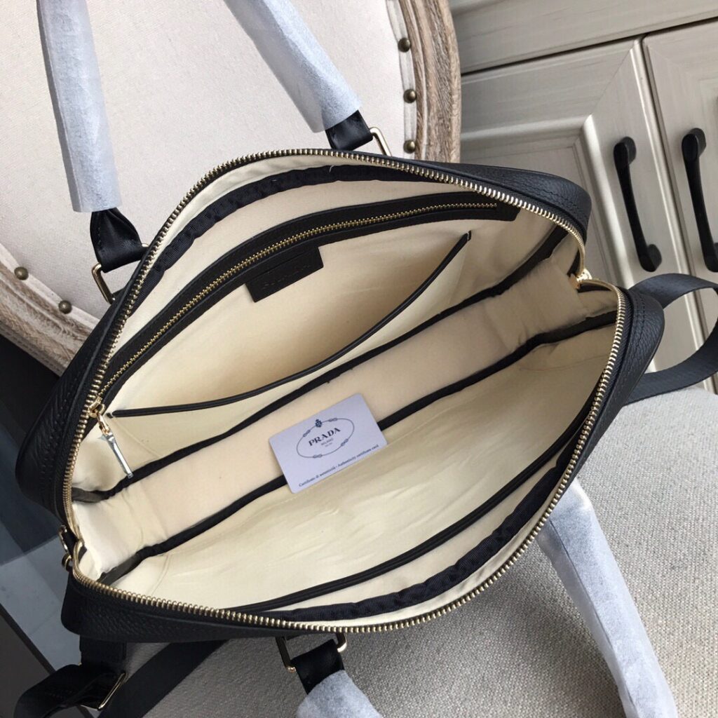 有名人の愛用品 プラダ n級品 ハイエンドアタッシュケース