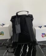 芸能人愛用 高級感ある プラダ コピー 秋冬メンズ新作リュック