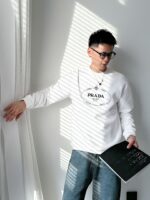 人気セール プラダ スーパーコピー 2024秋冬新作アルファベットロゴパーカー