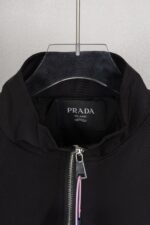 話題となる人気品 プラダ スーパーコピー 胸ロゴファスナージャケット