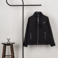 話題となる人気品 プラダ スーパーコピー 胸ロゴファスナージャケット