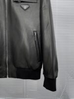 個性的 魅力的 心地よい コットン素材 プラダ スーパーコピー リバーシブルレザージャケット