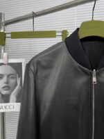 個性的 魅力的 心地よい コットン素材 プラダ スーパーコピー リバーシブルレザージャケット