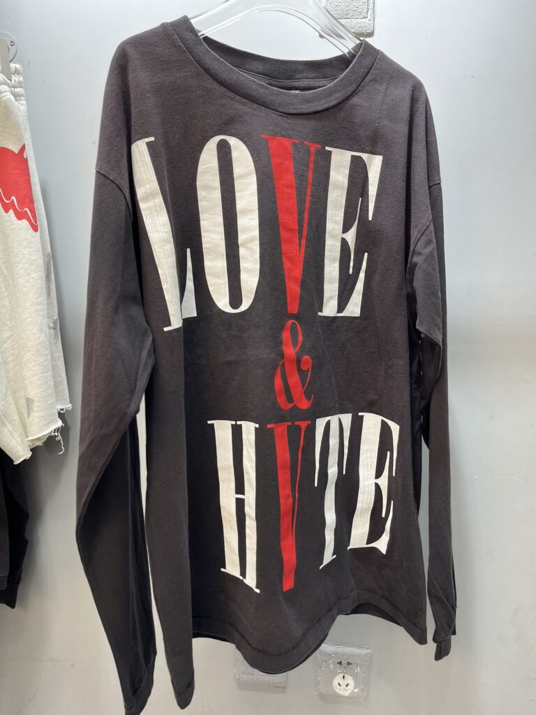 お得品‼ セントマイケル スーパーコピー LOVE&HATE  クラックプリントTシャツ