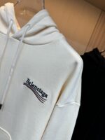 激安 上品 バレンシアガ n級品 秋冬フード付きコーラロゴ刺繍パーカー!