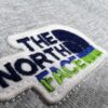 オシャレにお得100%新品 ザ・ノース・フェイス 偽物 プリントペアルラウンドネックパーカー
