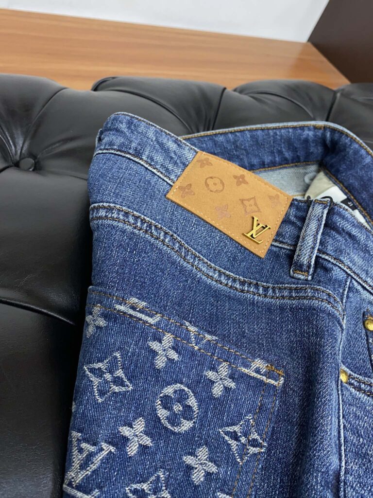 オシャレにお得100%新品 ルイヴィトン  偽物  初秋 ストレート ジーンズ