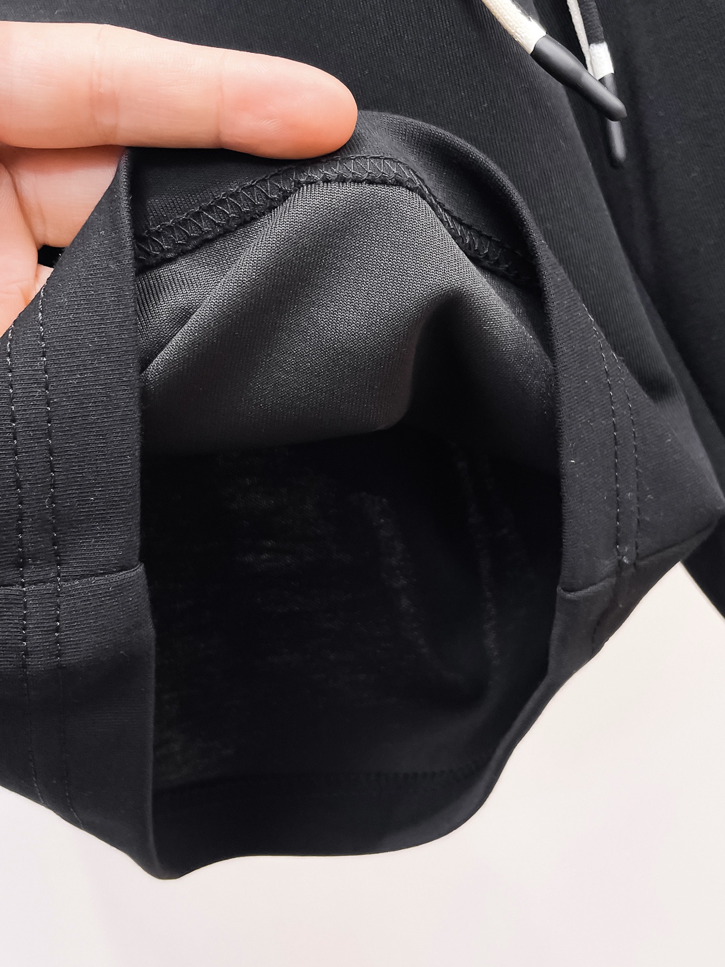 モンクレール 偽物 ショートパンツ 刺繍ロゴ入りスポーティ仕様|スーパーコピーn級優良店 9 モンクレール 偽物 ショートパンツ 刺繍ロゴ入りスポーティ仕様|スーパーコピー服