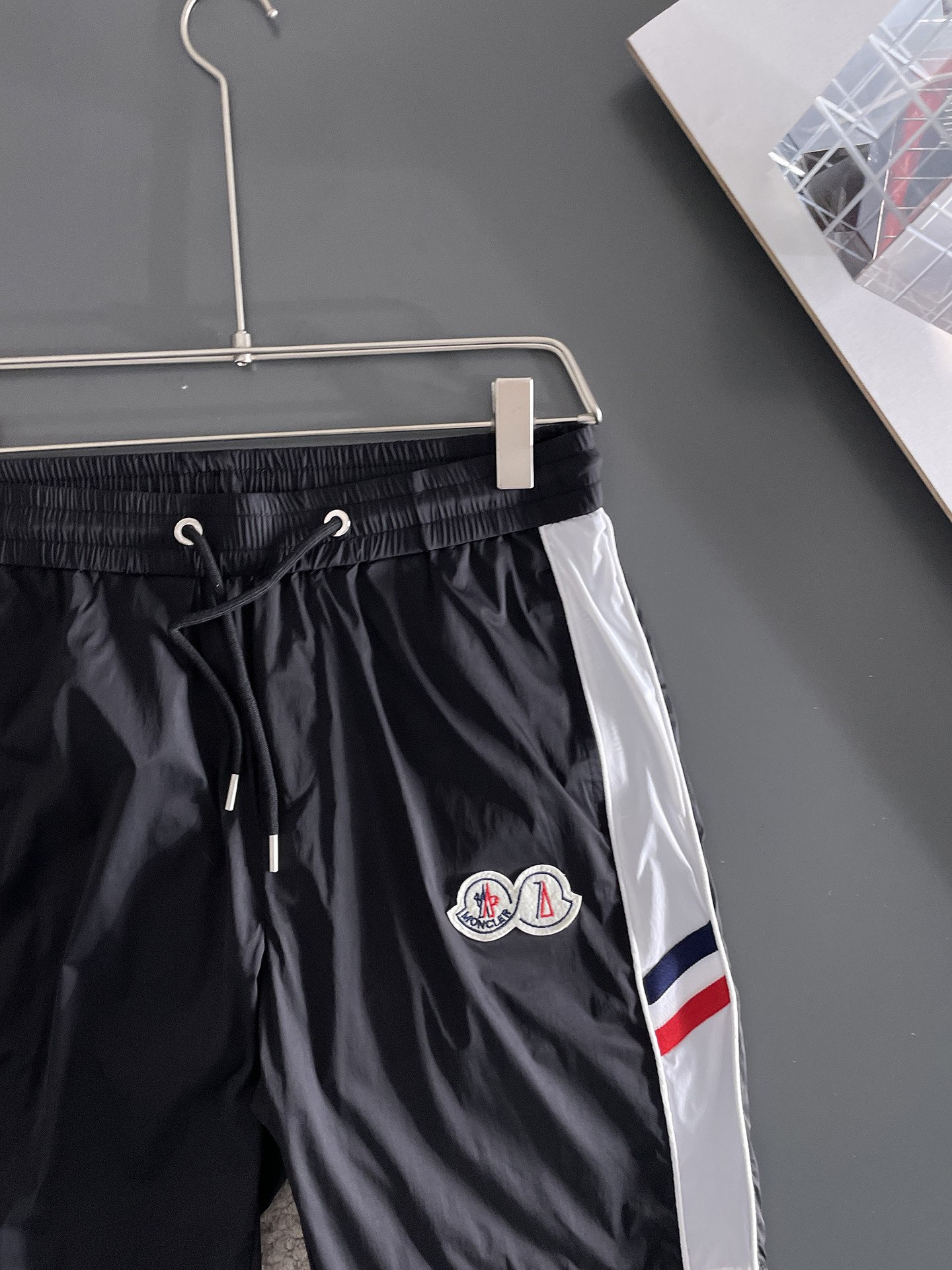 モンクレール 偽物 バレない再現度 ハーフパンツ バイカラースポーツタイプ|スーパーコピーn級優良店 3 モンクレール 偽物 バレない再現度 ハーフパンツ バイカラースポーツタイプ|スーパーコピー服