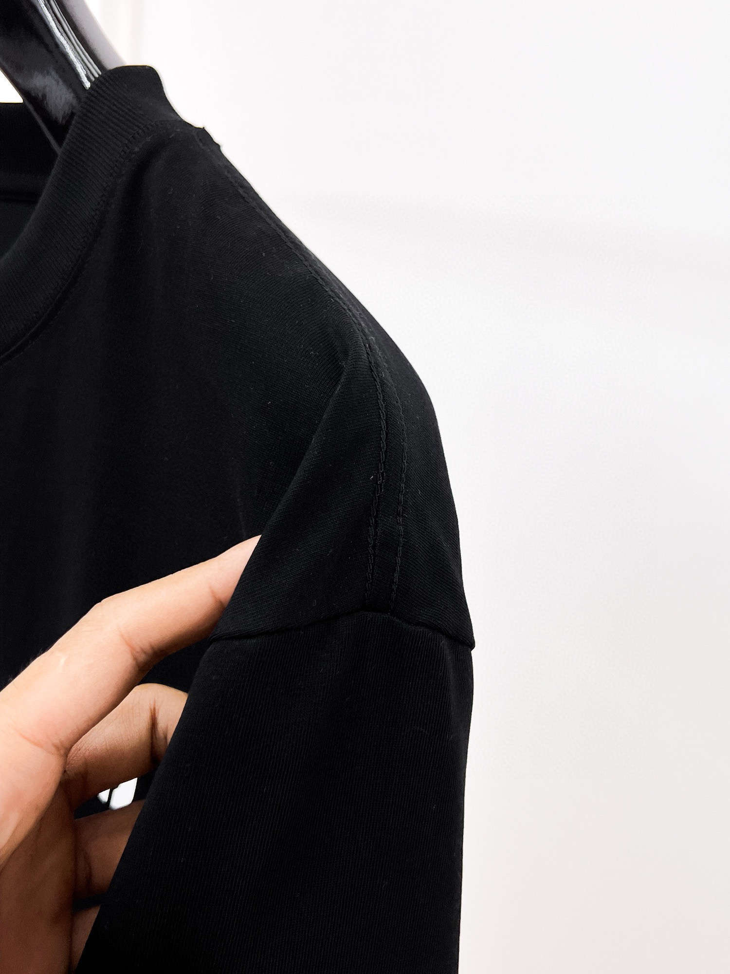 モンクレール 偽物 ビッグロゴTシャツ カジュアルで映える夏服アイテム|スーパーコピーn級優良店 7 モンクレール 偽物 ビッグロゴTシャツ カジュアルで映える夏服アイテム|スーパーコピー服