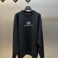 バレンシアガ n級コピー クルーネックセーター シンプルで高級感漂う