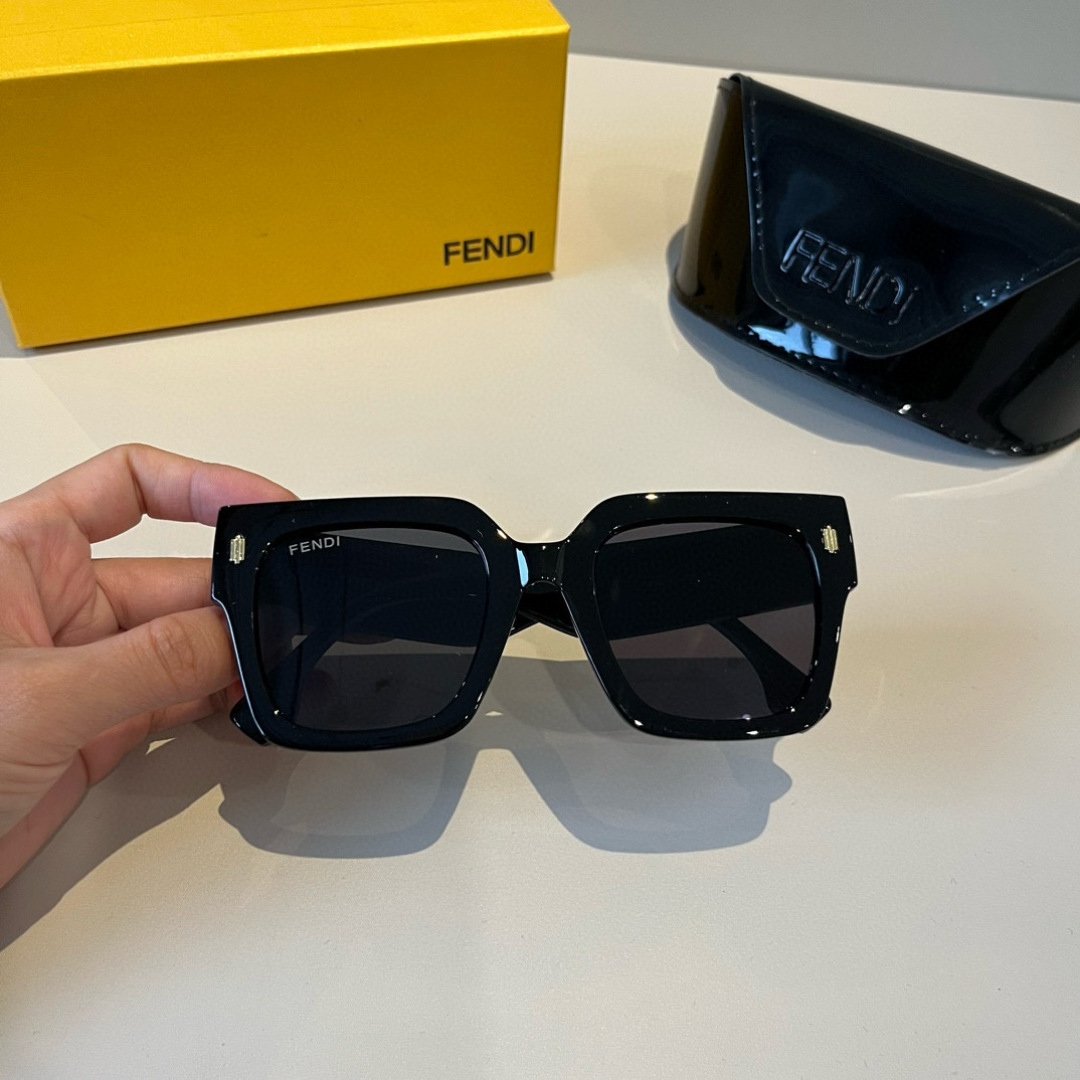 フェンディ 激安通販 サングラス ブラックレンズ メタルフレーム 高級感モデル|スーパーコピーn級優良店 5 フェンディ 激安通販 サングラス ブラックレンズ メタルフレーム 高級感モデル|スーパーコピー服