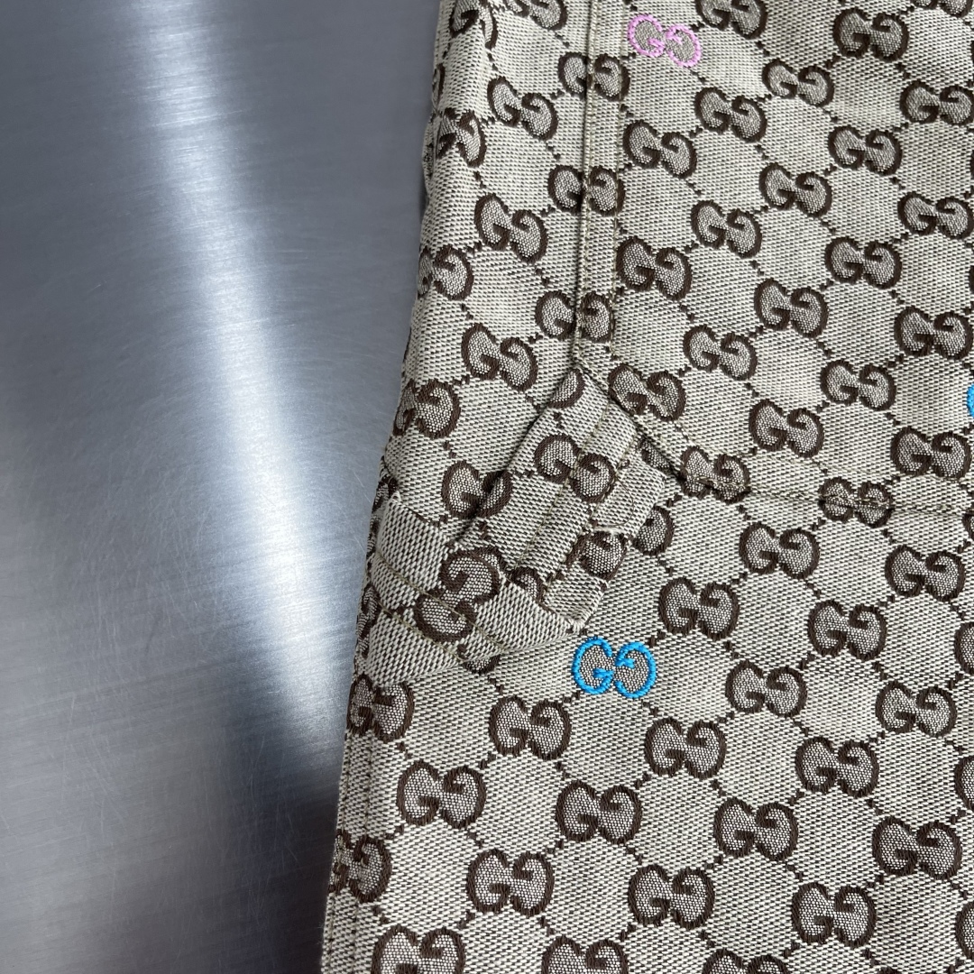 グッチ 偽物 GGキャンバスショートパンツ|カラフルロゴ入り夏スタイル|スーパーコピーn級優良店 9 グッチ 偽物 GGキャンバスショートパンツ|カラフルロゴ入り夏スタイル|スーパーコピー服