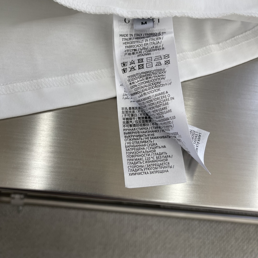 グッチ n級コピー ブラック 盾ロゴ Tシャツ メンズ 半袖 カジュアル|スーパーコピーn級優良店 7 グッチ n級コピー ブラック 盾ロゴ Tシャツ メンズ 半袖 カジュアル|スーパーコピー服