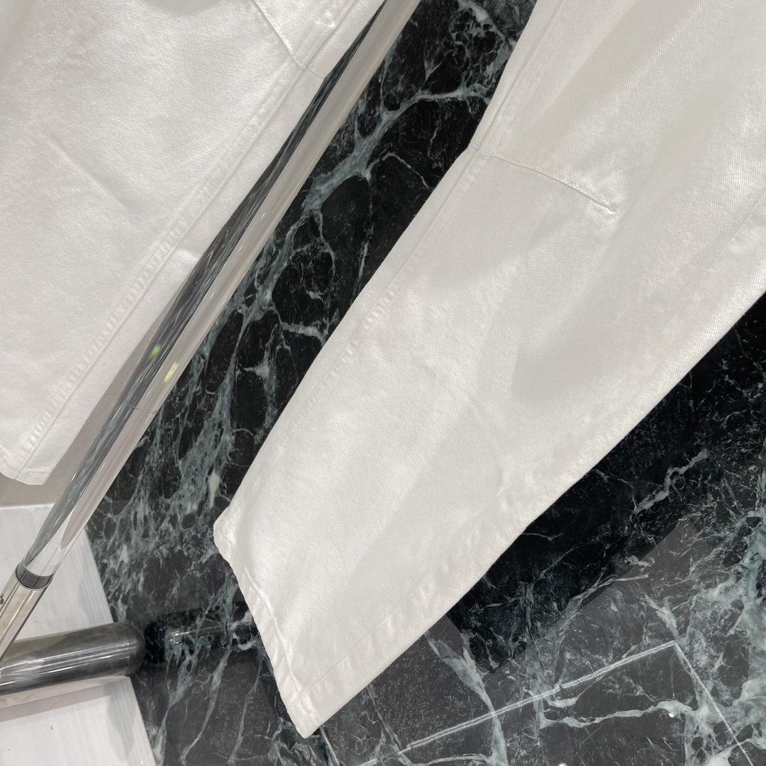 ロエベ スーパーコピー 優良サイト デニムパンツ ホワイト レディース定番|スーパーコピーn級優良店 6 ロエベ スーパーコピー 優良サイト デニムパンツ ホワイト レディース定番|スーパーコピー服