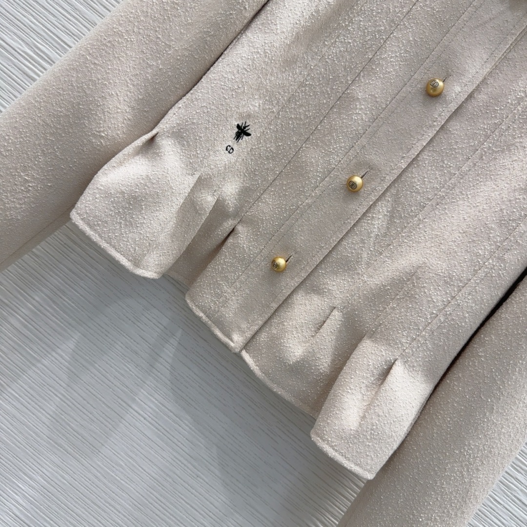 ディオール n級コピー ジャケット ホワイト ゴールドボタン 高級感仕立て|スーパーコピーn級優良店 5 ディオール n級コピー ジャケット ホワイト ゴールドボタン 高級感仕立て|スーパーコピー服