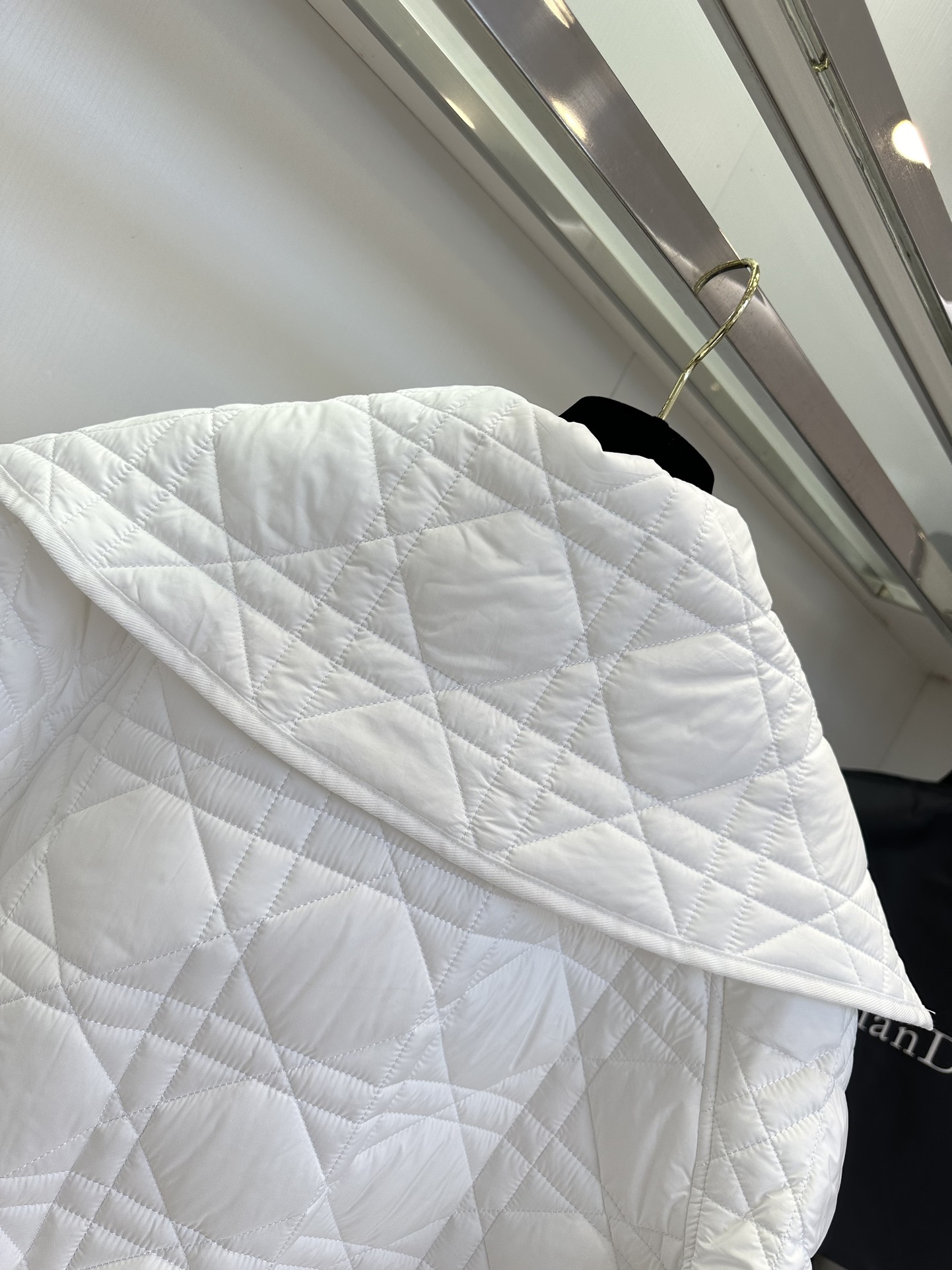 ディオール n級コピー キルティングジャケット ホワイトカジュアル|スーパーコピーn級優良店 4 ディオール n級コピー キルティングジャケット ホワイトカジュアル|スーパーコピー服