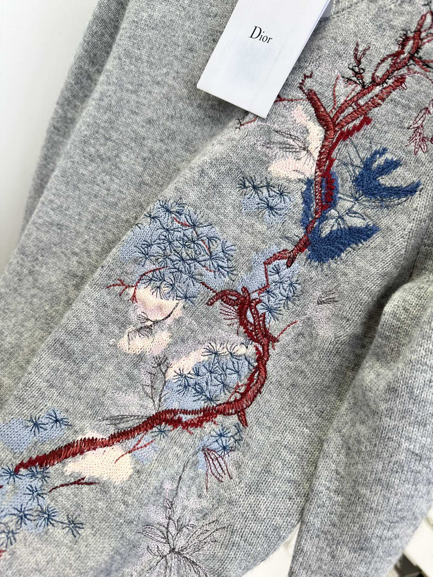 ディオール 激安通販 フラワー刺繍ニット カラーデザイン 上質感|スーパーコピーn級優良店 8 ディオール 激安通販 フラワー刺繍ニット カラーデザイン 上質感|スーパーコピー服