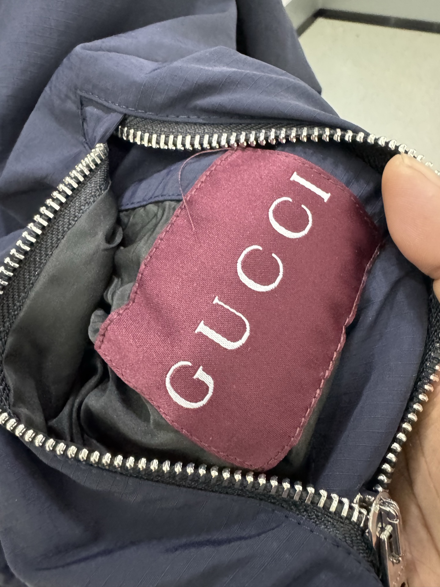 グッチ 芸能人偽物 フーデッドブルゾン ネイビー レッドライン スポーティ|スーパーコピーn級優良店 6 グッチ 芸能人偽物 フーデッドブルゾン ネイビー レッドライン スポーティ|スーパーコピー服