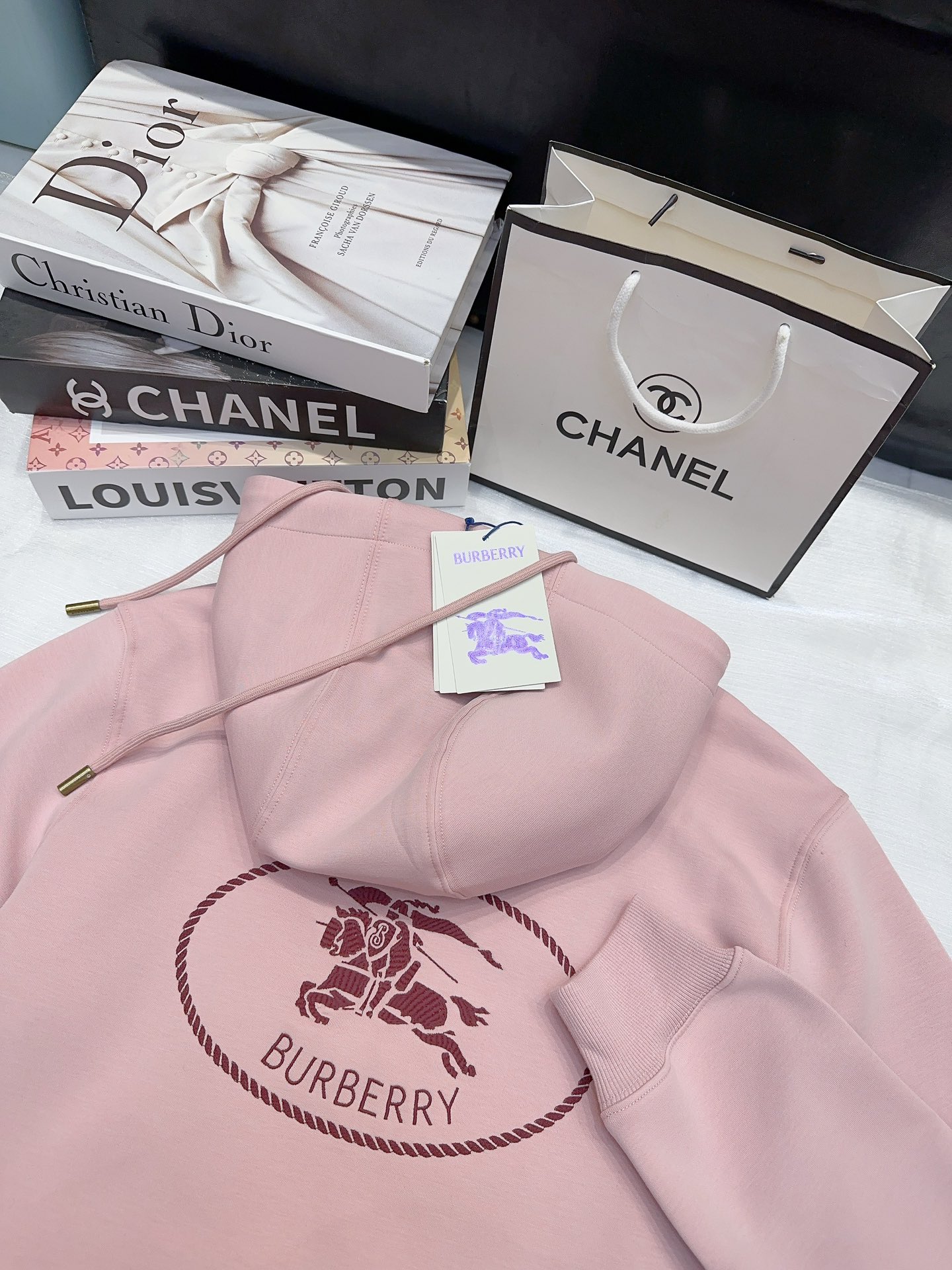 バーバリー n級コピー ピンクフーディーセットアップ 柔らかな上質素材の人気モデル|スーパーコピーn級優良店 6 バーバリー n級コピー ピンクフーディーセットアップ 柔らかな上質素材の人気モデル|スーパーコピー服