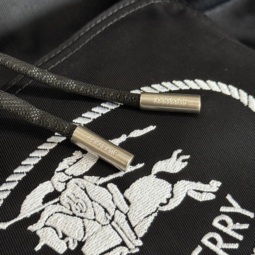 バーバリー 芸能人偽物 ナイロンバックパック 騎士刺繍ロゴ付き 高級感仕様|スーパーコピーn級優良店 8 バーバリー 芸能人偽物 ナイロンバックパック 騎士刺繍ロゴ付き 高級感仕様|スーパーコピー服