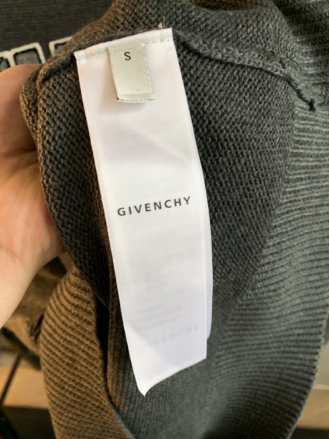 ジバンシィ n級コピー グレー ダメージ ニット スウェット風 立体刺繍ロゴ デザイン性抜群|スーパーコピーn級優良店 9 ジバンシィ n級コピー グレー ダメージ ニット スウェット風 立体刺繍ロゴ デザイン性抜群|スーパーコピー服