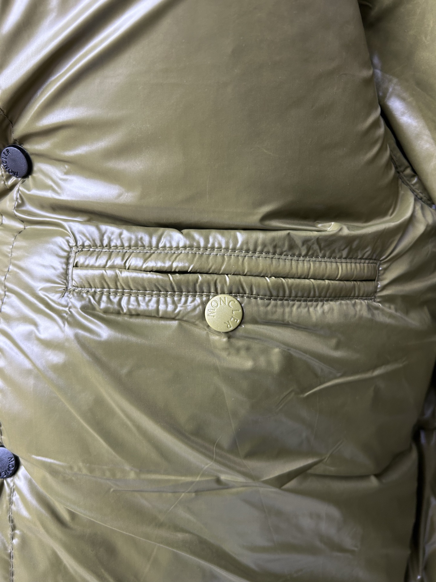 モンクレール スーパーコピー ダウンジャケット ブラック 光沢仕上げ|スーパーコピーn級優良店 7 モンクレール スーパーコピー ダウンジャケット ブラック 光沢仕上げ|スーパーコピー服