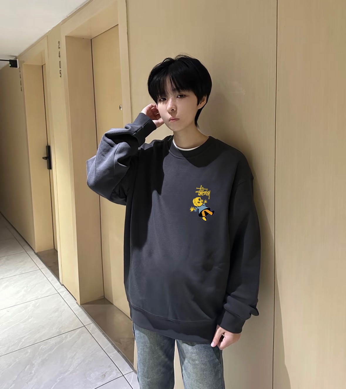 ステューシー スーパーコピー ブラック ドールプリント スウェット 2025新作 高品質 上質生地 バックグラフィック|スーパーコピーn級優良店 7 ステューシー スーパーコピー ブラック ドールプリント スウェット 2025新作 高品質 上質生地 バックグラフィック|スーパーコピー服