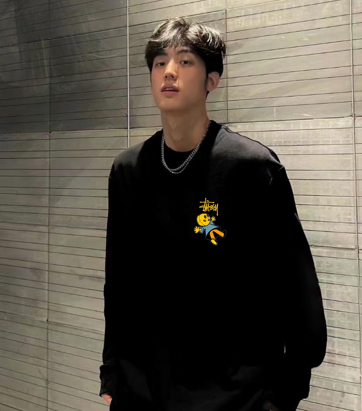 ステューシー スーパーコピー ブラック ドールプリント スウェット 2025新作 高品質 上質生地 バックグラフィック|スーパーコピーn級優良店 5 ステューシー スーパーコピー ブラック ドールプリント スウェット 2025新作 高品質 上質生地 バックグラフィック|スーパーコピー服