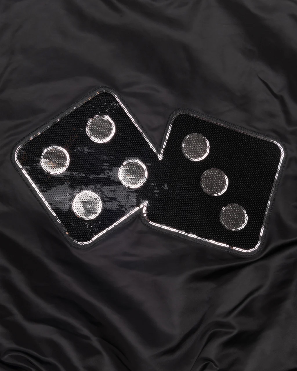 ステューシー 芸能人偽物 ダイス刺繍 サテンジャケット 光沢感×ストリート映えの存在感モデル|スーパーコピーn級優良店 8 ステューシー 芸能人偽物 ダイス刺繍 サテンジャケット 光沢感×ストリート映えの存在感モデル|スーパーコピー服