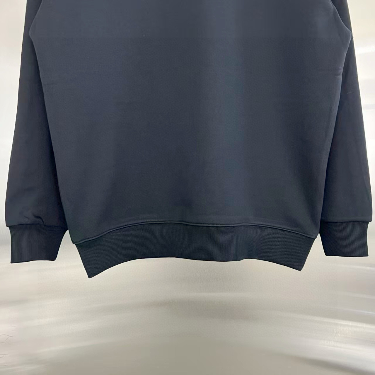 BALENCIAGA n級コピー ドーベルマンプリント スウェット 存在感抜群 モード感漂うブラックトップス｜スーパーコピー服