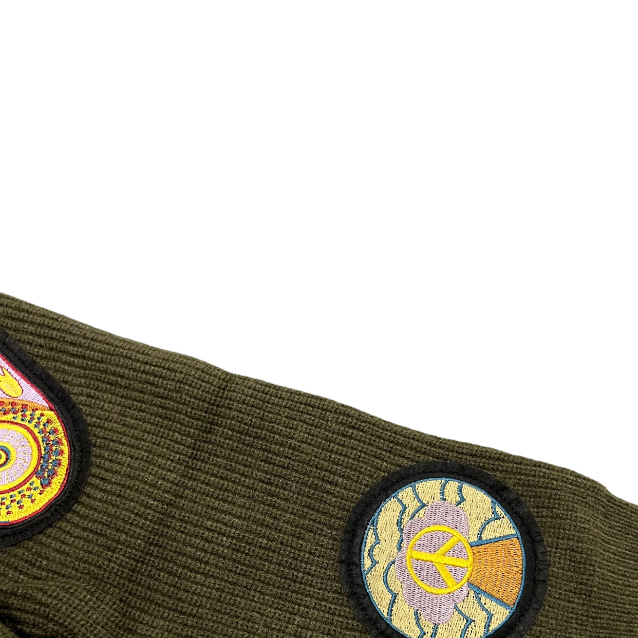 ステューシー n級コピー ワッペン刺繍×キノコアート 軍緑ニット 個性派デザインで存在感抜群の一着｜スーパーコピー服