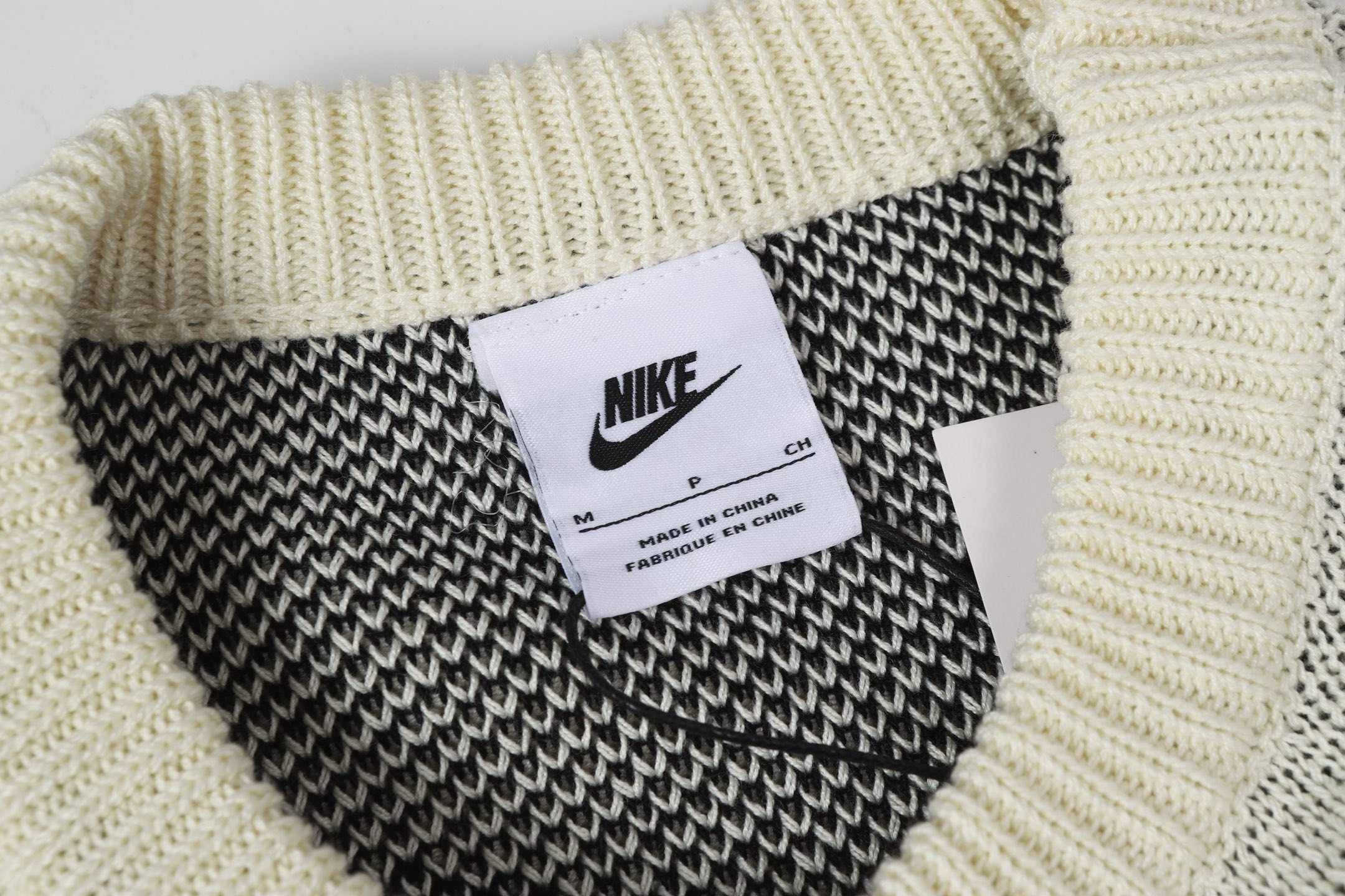 Stussy コピー アート柄ニットセーター 個性派デザイン×存在感溢れるストリート風｜スーパーコピー服