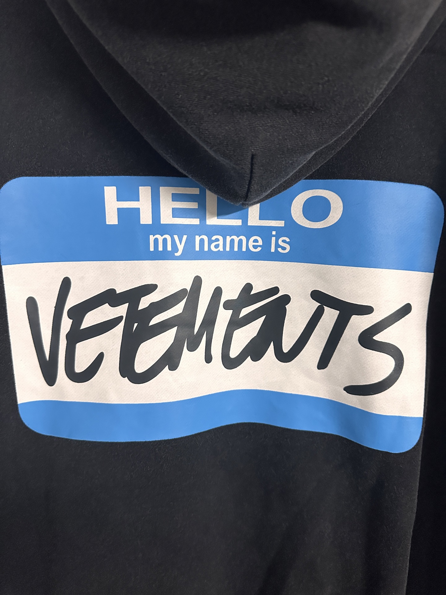 Vetements ブランド コピー 安全通販 HELLOロゴ個性フーディー ストリート感たっぷりの存在感デザイン｜スーパーコピー服