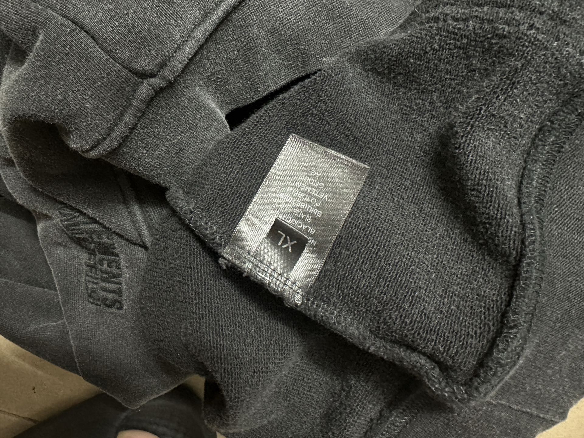 Vetements ブランド コピー ピクセルロゴフーディー こなれ感あるウォッシュ加工ストリートデザイン｜スーパーコピー服