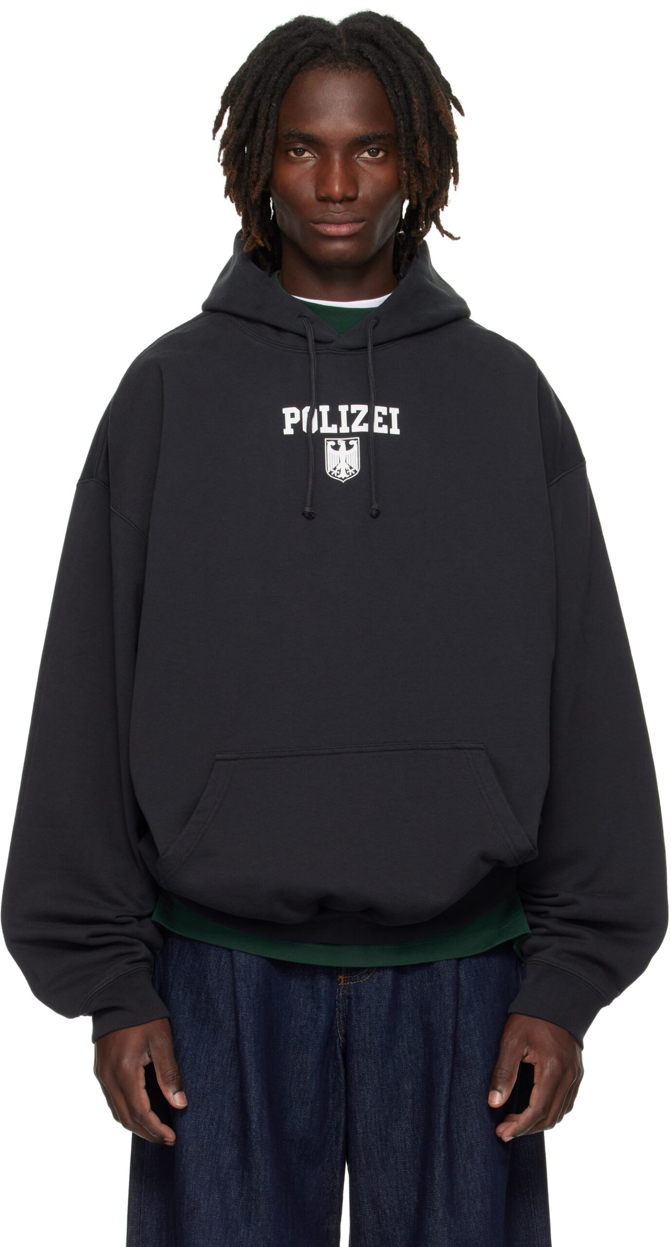 ヴェトモン スーパーコピー POLIZEI ロゴ連帽パーカー 無地ブラック 高級感ストリート仕上げ｜スーパーコピー服