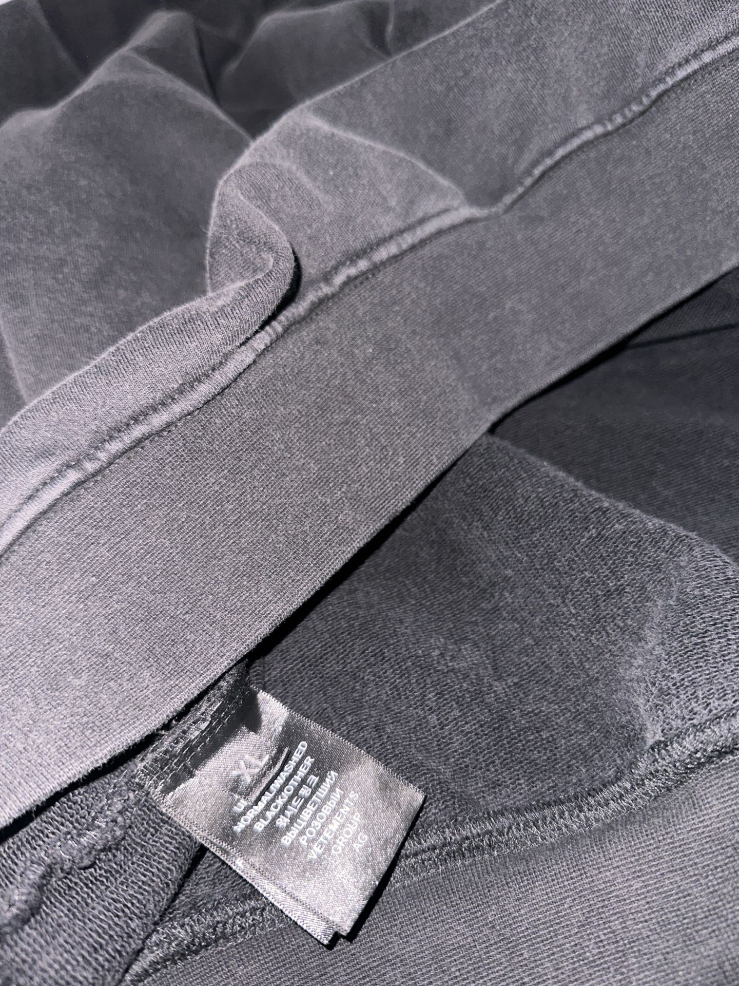 ヴェトモン 見分けがつかない パリ夜景プリント連帽パーカー 上質ブラックストリート｜スーパーコピー服