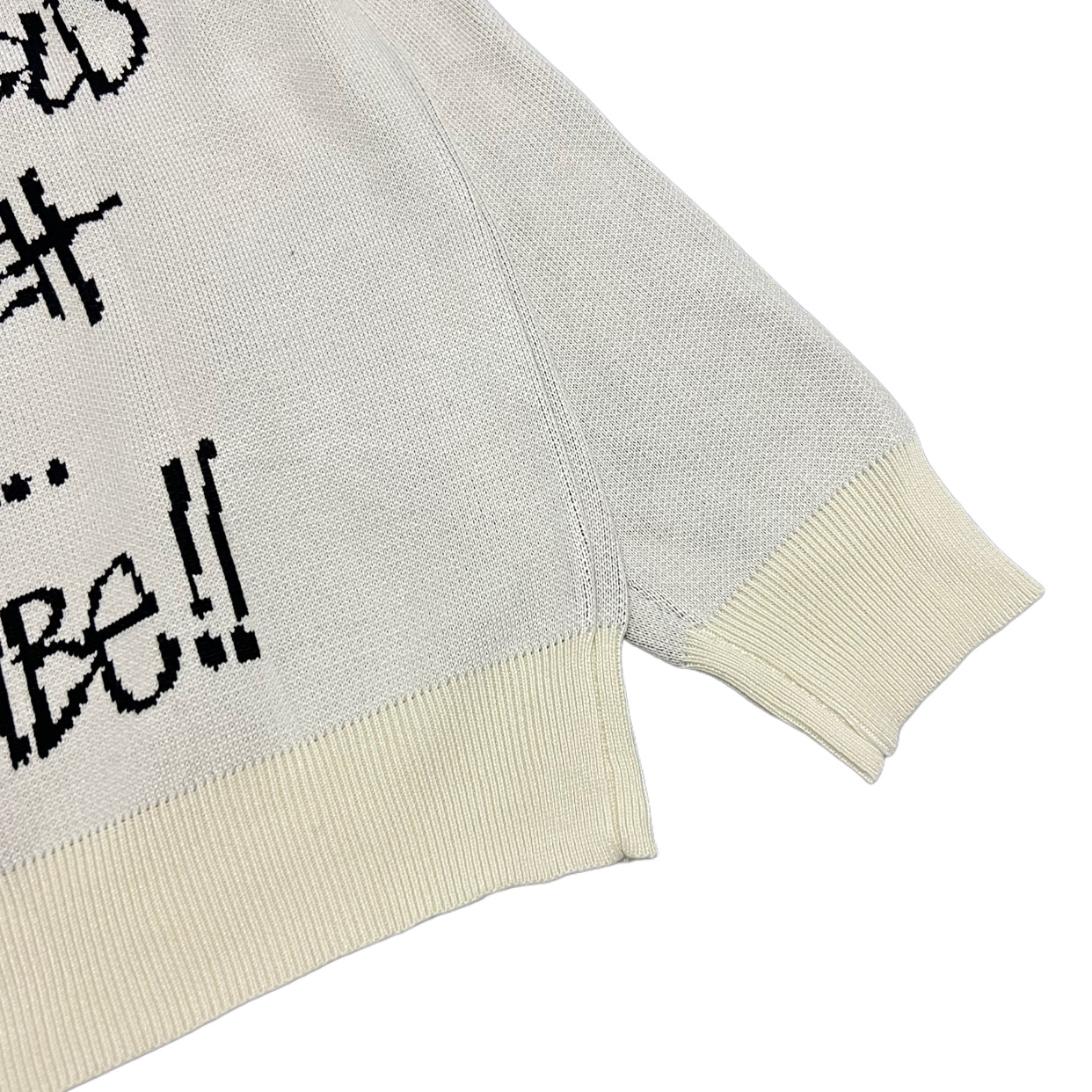 ステューシー 芸能人偽物 モノクロロゴ ニットトップス バックプリントが映えるシンプルデザイン｜スーパーコピー服