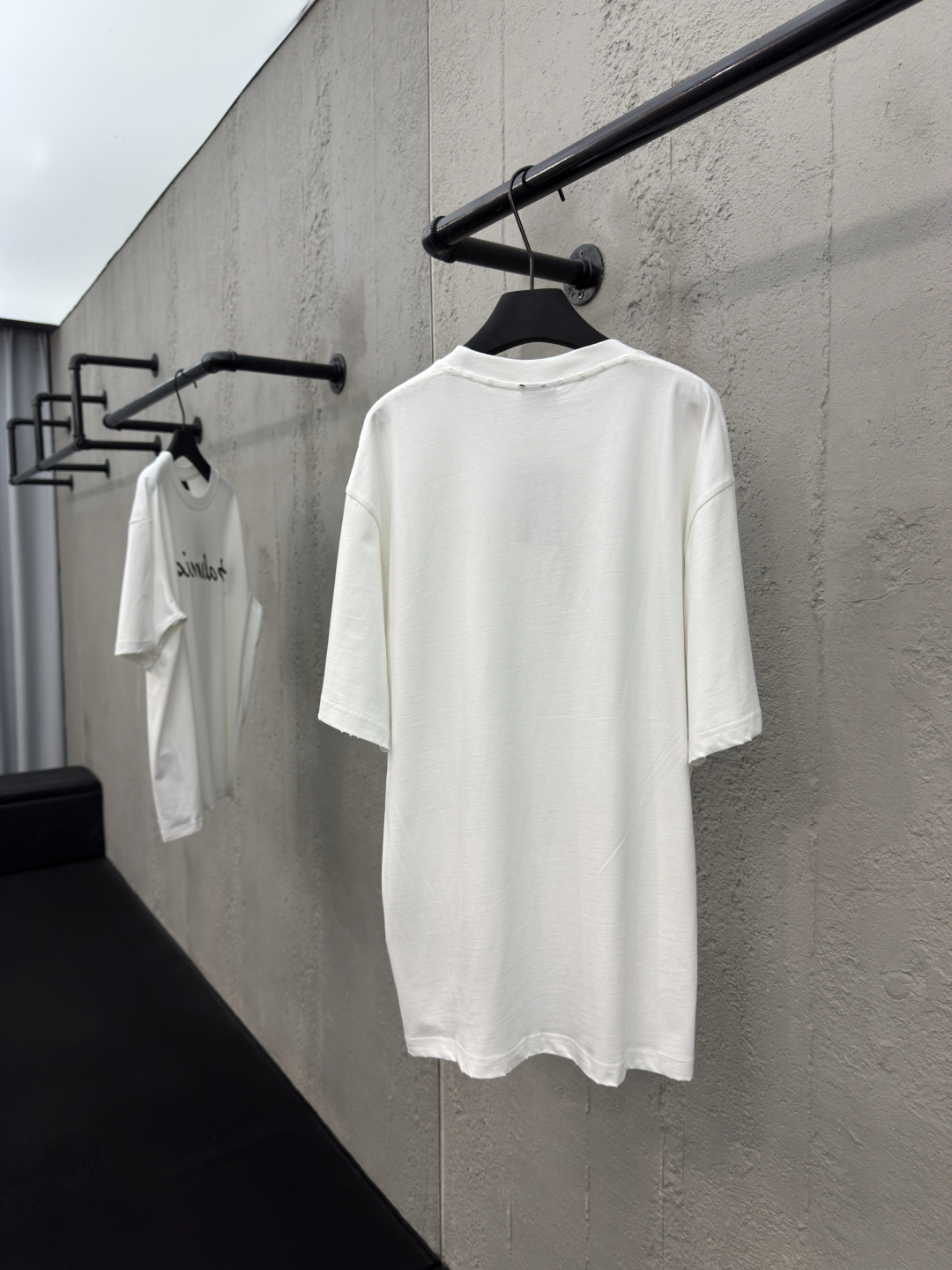 バレンシアガ 芸能人偽物 スクリプトロゴ Tシャツ オーバーサイズ ブラック ストリート 高品質｜スーパーコピー服