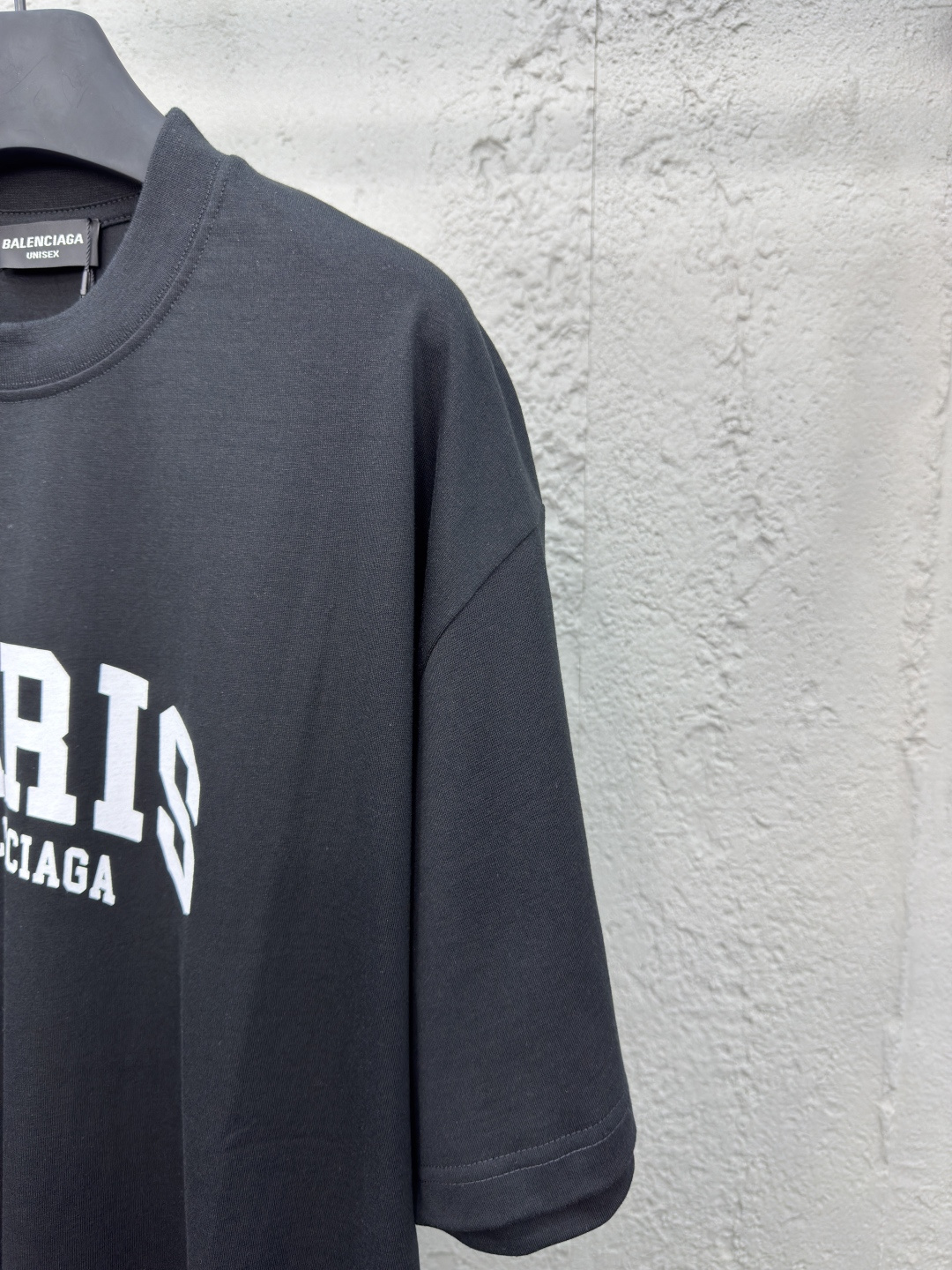 バレンシアガ コピー PARISアーチロゴ Tシャツ オーバーサイズ ストリート カジュアル ブラック 高級仕上げ｜スーパーコピー服
