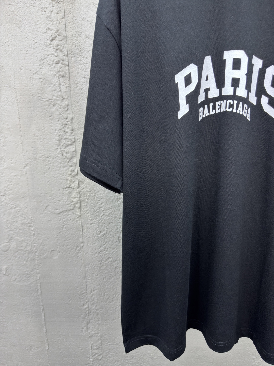 バレンシアガ コピー PARISアーチロゴ Tシャツ オーバーサイズ ストリート カジュアル ブラック 高級仕上げ｜スーパーコピー服