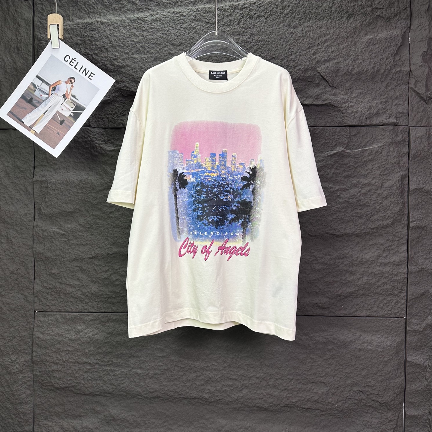 バレンシアガ スーパーコピー City of Angels LA夜景 Tシャツ オーバーサイズ オフホワイト グラフィックプリント 夏服 リゾートストリート 高級ヴィンテージ風｜スーパーコピー服